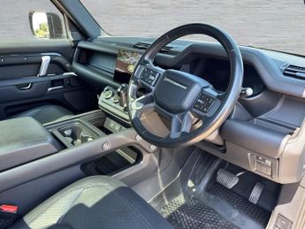 Land Rover Defender 110 3.0 D250 MHEV X-Dynamic HSE Auto 4WD Euro 6 (s/s) 5dr
