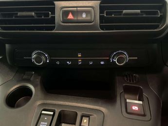 Peugeot e-Partner 800 50kWh Professional Premium + Standard Panel Van 5dr Electric