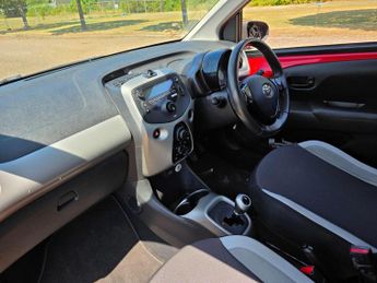 Toyota AYGO 1.0 VVT-i x-play x-shift Euro 5 5dr Euro 5