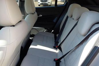 Fiat 600 1.2 MHEV La Prima e-DCT Euro 6 (s/s) 5dr