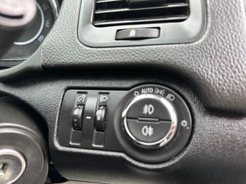 Vauxhall Insignia 1.8 16V Design Euro 5 5dr