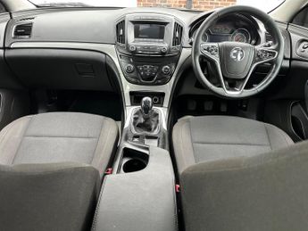 Vauxhall Insignia 1.8 16V Design Euro 5 5dr