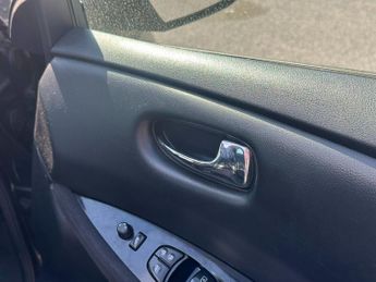 Nissan Leaf 30kWh Acenta Auto 5dr