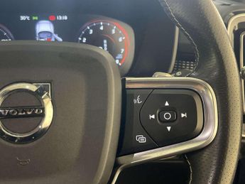 Volvo XC40 1.5 T3 R-Design Pro SUV 5dr Petrol Auto Euro 6 (s/s) (163 ps)