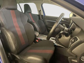 Renault Megane 1.6 E-TECH 9.8kWh RS Line Sport Tourer 5dr Petrol Plug-in Hybrid
