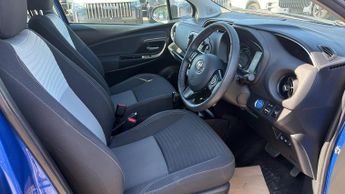 Toyota Yaris 1.5 VVT-h Design E-CVT Euro 6 (s/s) 5dr