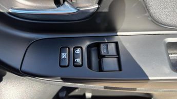 Toyota Yaris 1.5 VVT-h Design E-CVT Euro 6 (s/s) 5dr