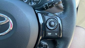 Toyota Yaris 1.5 VVT-h Design E-CVT Euro 6 (s/s) 5dr