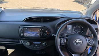 Toyota Yaris 1.5 VVT-h Design E-CVT Euro 6 (s/s) 5dr