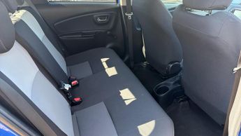 Toyota Yaris 1.5 VVT-h Design E-CVT Euro 6 (s/s) 5dr