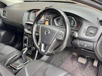Volvo V40 2.0 D2 Momentum Nav Plus Auto Euro 6 (s/s) 5dr