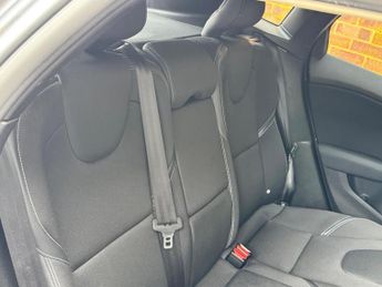 Volvo V40 2.0 D2 Momentum Nav Plus Auto Euro 6 (s/s) 5dr