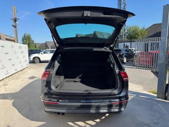 Volkswagen Tiguan 2.0 TDI BlueMotion Tech SEL DSG 4Motion Euro 6 (s/s) 5dr