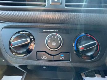 Hyundai i10 1.0 SE Connect Hatchback 5dr Petrol Auto Euro 6 (s/s) (67 ps)