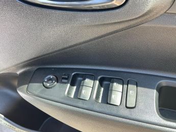 Hyundai i10 1.0 SE Connect Hatchback 5dr Petrol Auto Euro 6 (s/s) (67 ps)