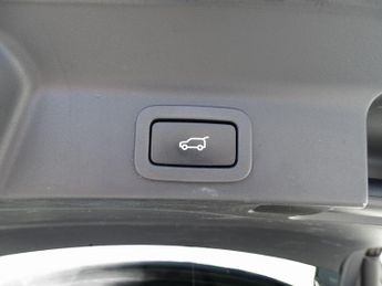 Jaguar F-PACE 2.0 D180 Portfolio Auto AWD Euro 6 (s/s) 5dr