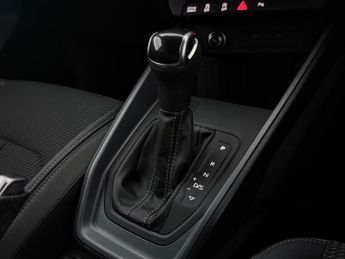 Audi A1 1.0 TFSI 30 S line Sportback S Tronic Euro 6 (s/s) 5dr