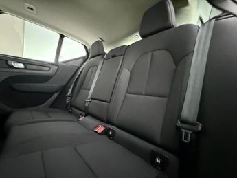 Volvo XC40 1.5 T3 Momentum Auto Euro 6 (s/s) 5dr