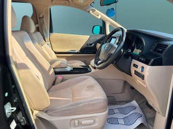 Toyota Vellfire 2.4 HYBRID AUTO PREMIUM EDITION