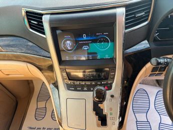 Toyota Vellfire 2.4 HYBRID AUTO PREMIUM EDITION