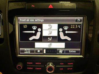 Volkswagen Touareg 3.0 TDI V6 BlueMotion Tech R-Line Tiptronic 4WD Euro 5 (s/s) 5dr