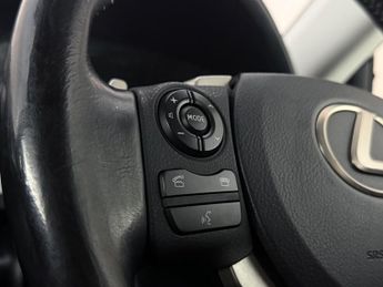 Lexus IS 2.5 300h Executive Edition E-CVT Euro 6 (s/s) 4dr