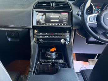 Jaguar F-PACE 2.0 D180 R-Sport Auto AWD Euro 6 (s/s) 5dr