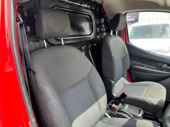 Nissan e-NV200 40kWh Tekna Auto SWB 5dr (Quick Charge)