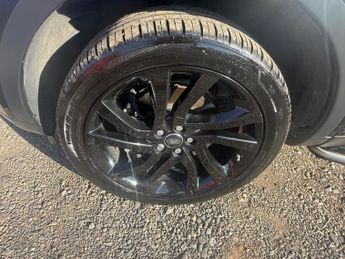 Land Rover Discovery Sport 2.0 TD4 HSE Black Auto 4WD Euro 6 (s/s) 5dr