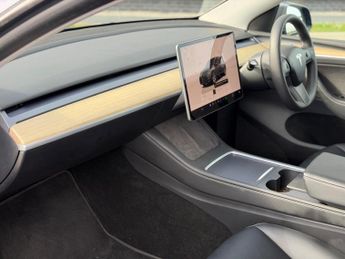 Tesla Model Y Auto RWD 5dr