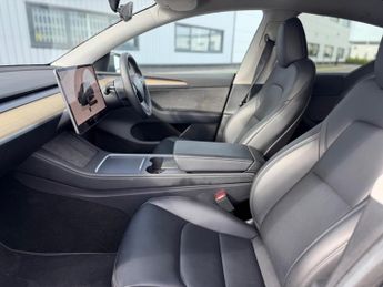 Tesla Model Y Auto RWD 5dr