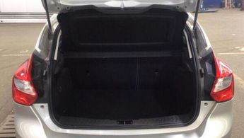 Ford Focus 1.6 Zetec Powershift Euro 5 5dr