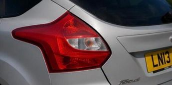Ford Focus 1.6 Zetec Powershift Euro 5 5dr
