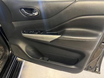 Nissan Navara 2.3 dCi Tekna Auto 4WD Euro 6 4dr