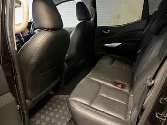 Nissan Navara 2.3 dCi Tekna Auto 4WD Euro 6 4dr