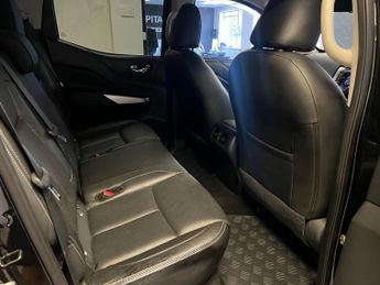 Nissan Navara 2.3 dCi Tekna Auto 4WD Euro 6 4dr