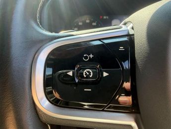 Volvo XC90 2.0 B5 MHEV R-Design Auto 4WD Euro 6 (s/s) 5dr