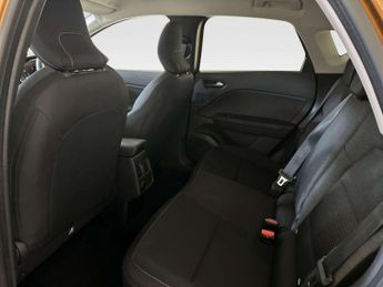 Renault Captur 1.3 TCe Iconic SUV 5dr Petrol Manual Euro 6 (s/s) (130 ps)