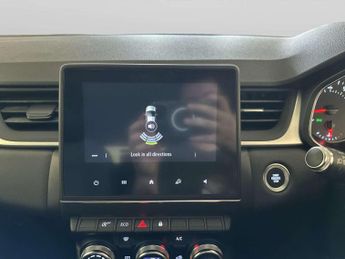 Renault Captur 1.3 TCe Iconic SUV 5dr Petrol Manual Euro 6 (s/s) (130 ps)