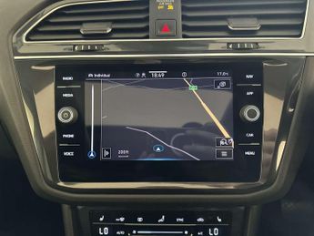 Volkswagen Tiguan Allspace 1.5 TSI Elegance SUV 5dr Petrol DSG Euro 6 (s/s) (150 ps)