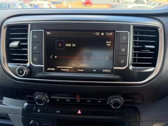 Vauxhall Vivaro Electric 3100 50kWh Dynamic Auto L2 H1 5dr