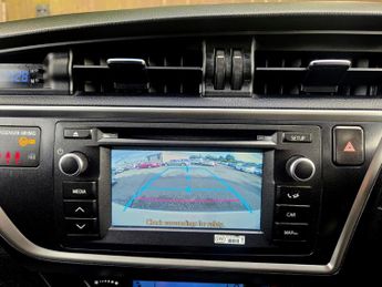 Toyota Auris 1.6 V-Matic Icon Plus Multidrive S Euro 5 5dr