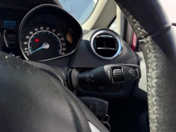 Ford Fiesta 1.0T EcoBoost Zetec Powershift Euro 5 5dr