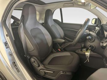 Smart fortwo 17.6kWh Premium Coupe 2dr Electric Auto (22kW Charger) (82 ps)