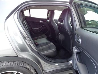 Mercedes-Benz GLA 1.6 GLA180 Urban Edition 7G-DCT Euro 6 (s/s) 5dr