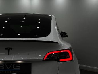 Tesla Model Y (Dual Motor) Long Range Auto 4WDE 5dr