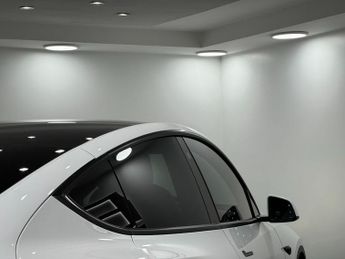Tesla Model Y (Dual Motor) Long Range Auto 4WDE 5dr
