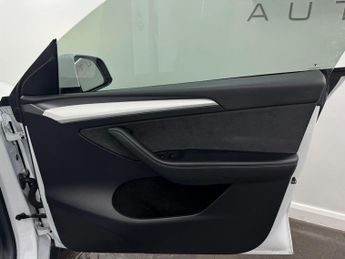 Tesla Model Y (Dual Motor) Long Range Auto 4WDE 5dr