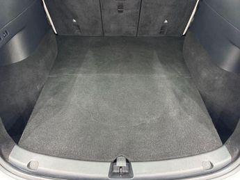 Tesla Model Y (Dual Motor) Long Range Auto 4WDE 5dr