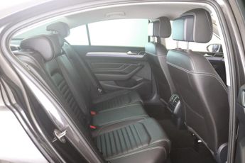 Volkswagen Passat 1.4 TSI 13kWh GTE DSG Euro 6 (s/s) 4dr